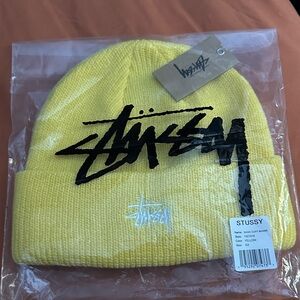 Stussy Basic Cuff Beanie in Yellow